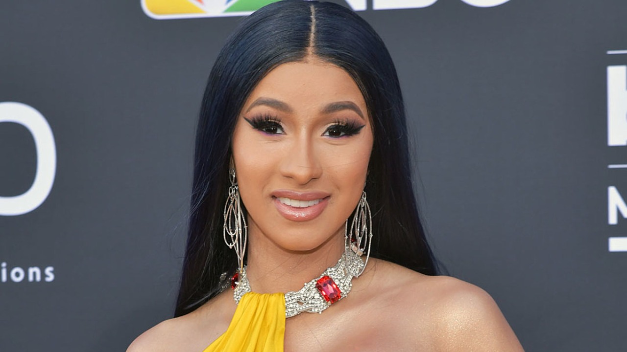 A cantora escolheu não ir a cerimônia e explicou o motivo afirmando que se não tivesse música nova não fazia sentido