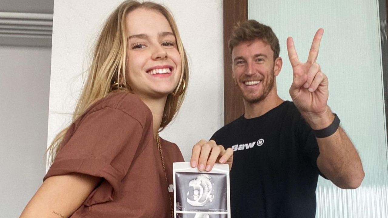 A atriz contou a novidade através de uma publicação nas redes sociais e afirma “presente bom, é presente em dobro”