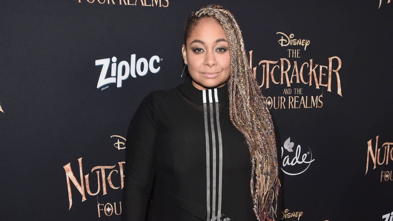 Em uma entrevista, a atriz também afirmou que sua esposa e sua equipe a ajudam a quebrar barreiras que ela criou na adolescência