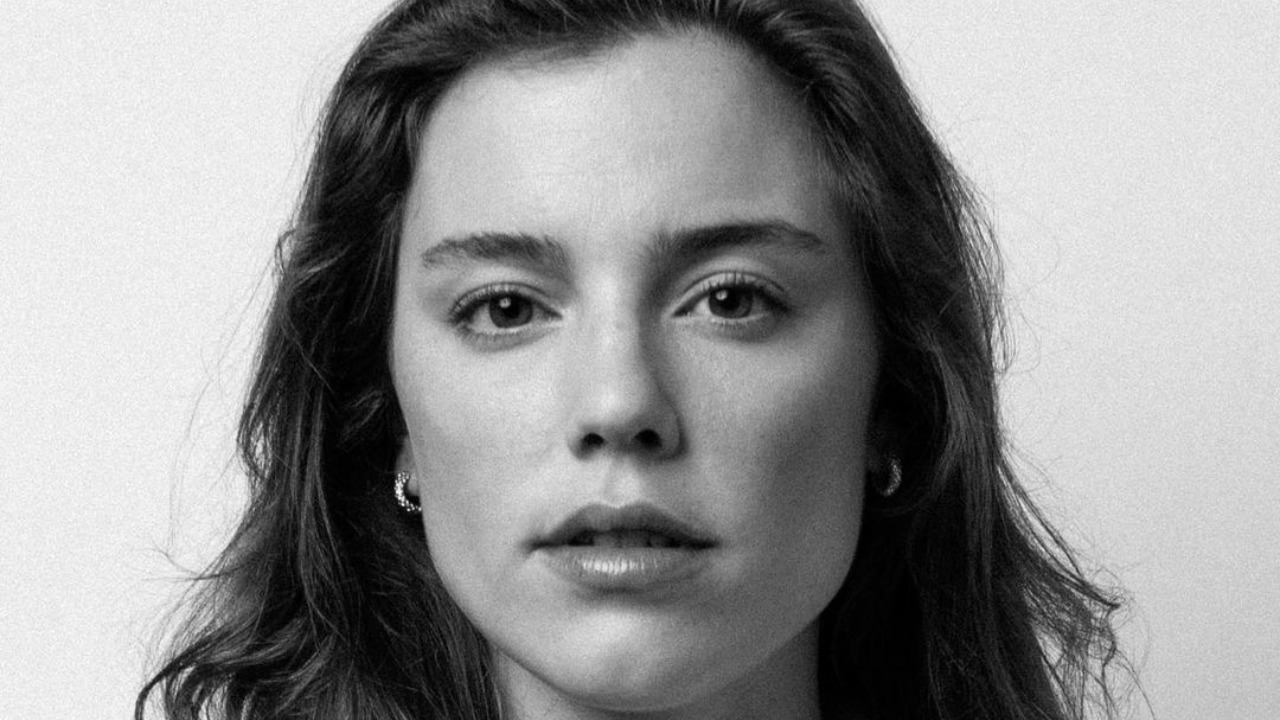 O anúncio foi feito em suas redes sociais; a atriz agradeceu os anos que trabalhou na emissora e os aprendizados