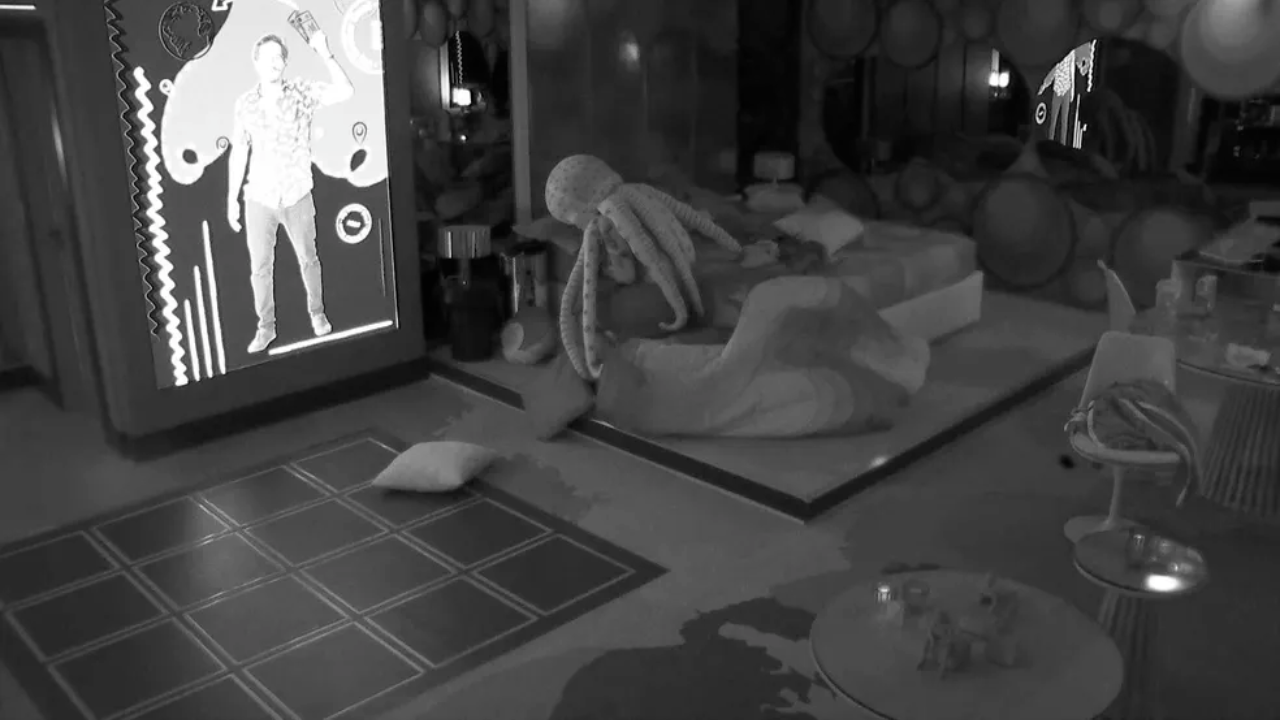 Após a escolha de Natália, que deixou o brother bastante irritado, ele até tentou descansar, mas não foi possível