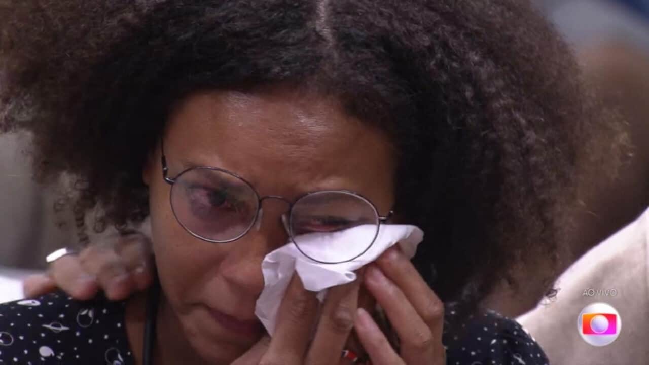 Na manhã de hoje (13), a sister, única mulher da casa, recebeu duas “carinhas felizes” de Arthur Aguiar e Paulo André