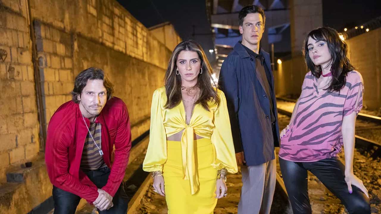 Paula (Giovanna Antonelli), Neném (Vladimir Brichta), Flávia (Valentina Herszage) e Guilherme (Mateus Solano) em 'Quanto Mais Vida, Melhor!'. Foto: Globo/João Miguel Júnior