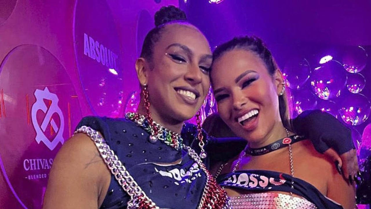 Elas se conheceram no final de semana enquanto curtiam o carnaval na Sapucaí, no Rio de Janeiro, e mostram o encontro nas redes