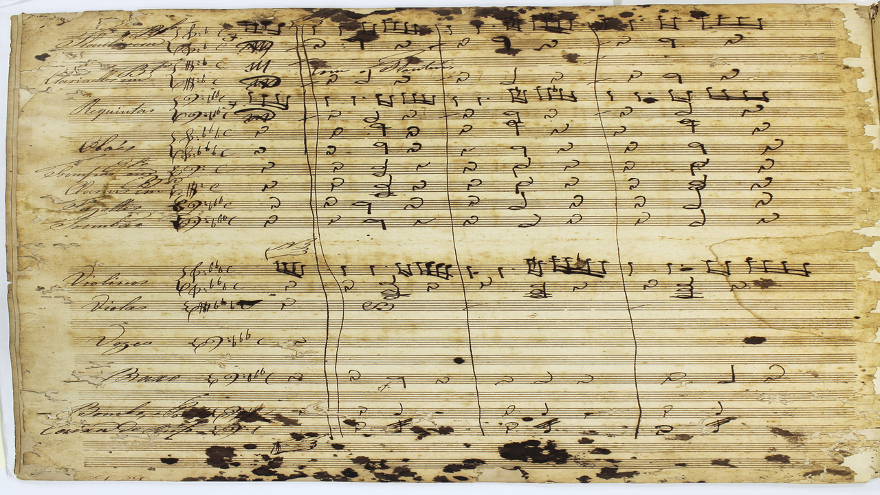 A iniciativa contempla tanto compositores vivos como autores do passado, e conta com o financiamento do público