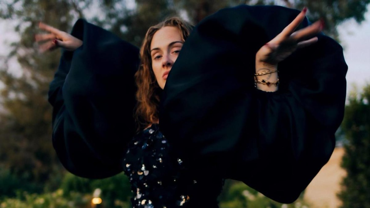 “Mal posso esperar para ter 60 anos”, escreveu a artista na legenda de seus registros que publicou nas redes sociais