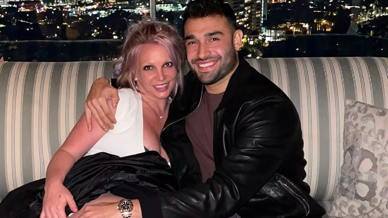 O noivo da artista compartilhou nas redes sociais a novidade e desejou um Feliz Dia das Mães para a futura esposa