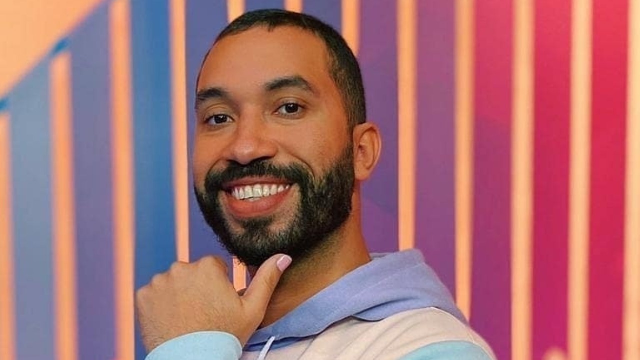 O ex-bbb está participando do quadro ‘Solteiros Online’ do programa; Hoje (11) ele conheceu cinco pretendentes por videochamada