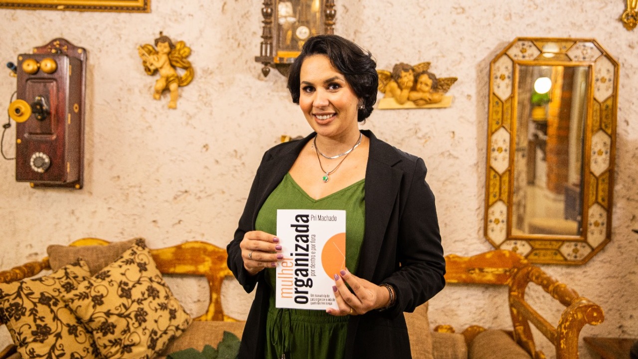 A obra “Mulher Organizada”, que é focada no desenvolvimento pessoal de mulheres, será lançada no dia 18 de maio