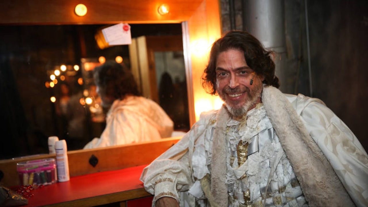 O ator faleceu aos 56 anos, no último final de semana, em São Paulo; A informação foi divulgada pela diretora Mika Lins, no Twitter