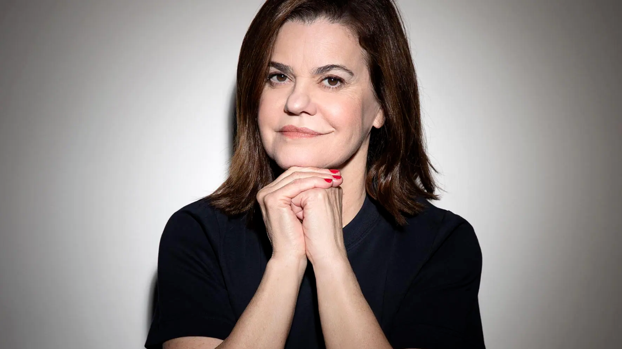 A nova obra, “Menos que Um”, lançada pela editora Leya, acompanha uma série de personagens que batalham pela sobrevivência