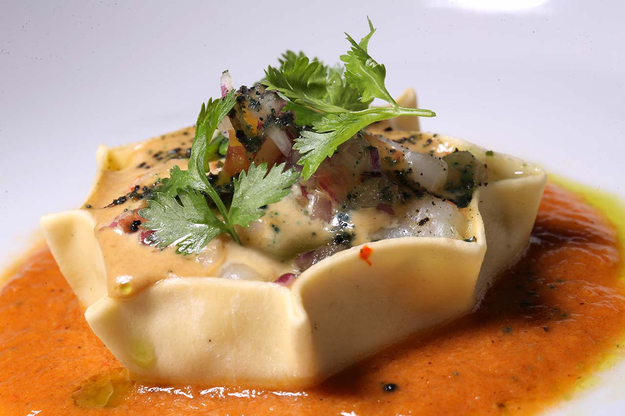 Ravioli aberto de camarão. Foto: Divulgação