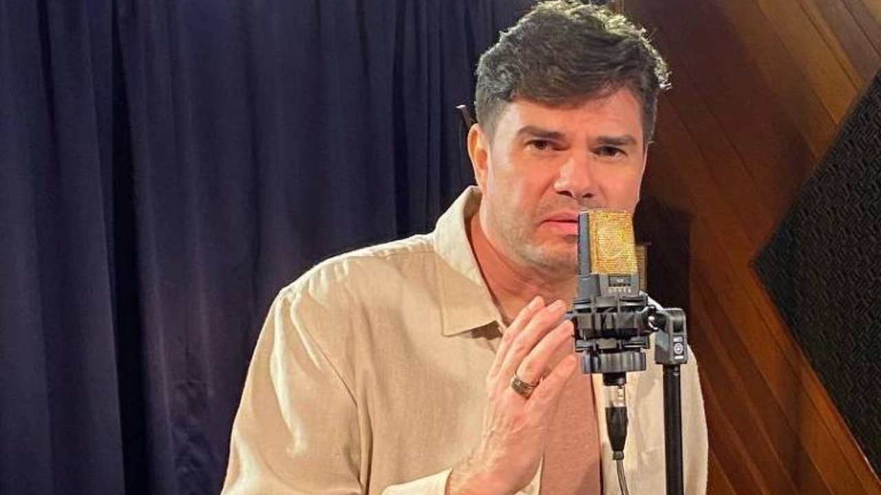 Alexandre Canhoni, um dos cinco ex-"paquitos", relembra os momentos em que viveu nos bastidores do ‘Xou da Xuxa’