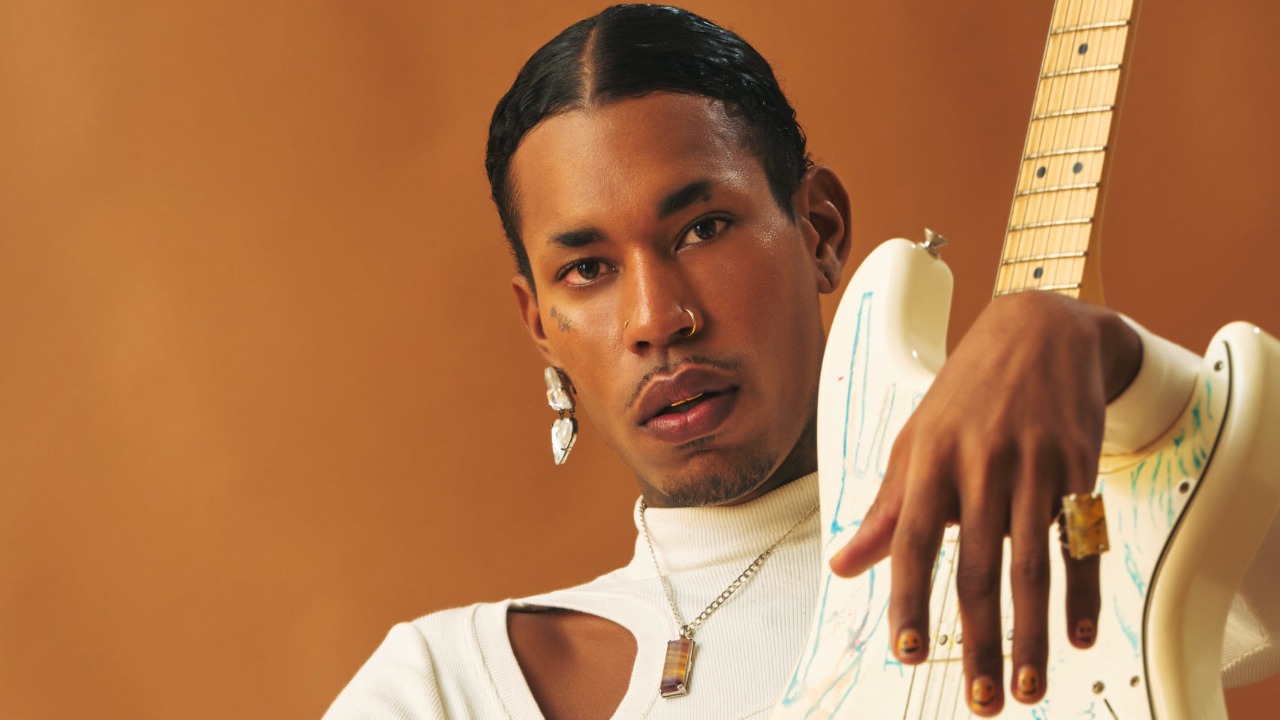 Luísa Sonza, BK, Luccas Carlos, Vitão e MIKUYM estão no novo projeto do artista, que conta com 13 faixas e já está disponível nas plataformas