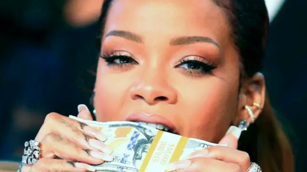 Segundo o levantamento da publicação, a cantora tem uma fortuna estimada em US$ 1.4 bilhão (aproximadamente R$ 7.1 bilhões)