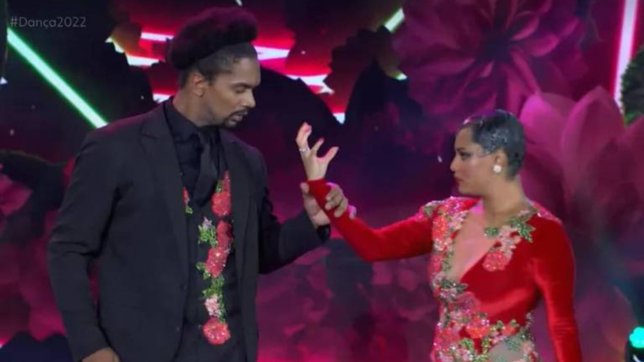 Jéssica Ellen e Sérgio Menezes terminaram empatados após a rodada no ritmo do tango e as cinco duplas seguem na competição