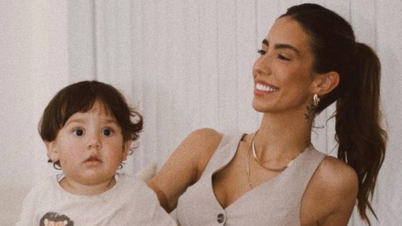 O caçula Henri, de 1 ano, se emocionou com a música dos “5 patinhos”, de Xuxa; A influenciadora gravou a reação do pequeno