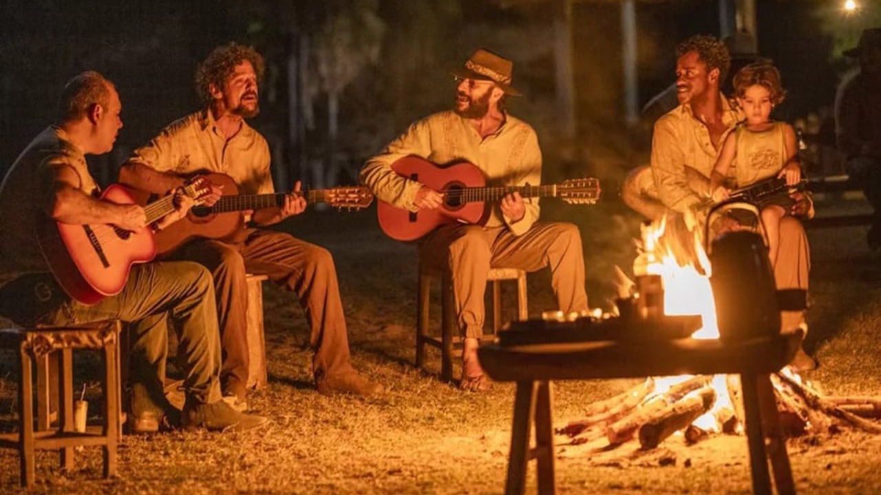 A faixa, gravada pela primeira vez há 76 anos pela dupla Palmeira e Luizinho, foi se popularizar pelo Brasil com a primeira versão da novela