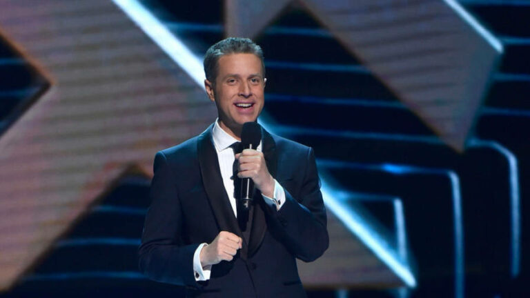 Amazing Interview: Geoff Keighley On The Impossible Balancing Act Of Running The Game Awards Landscape Illustration Amazing Interview: Geoff Keighley On The Impossible Balancing Act Of Running The Game Awards Landscape Illustration