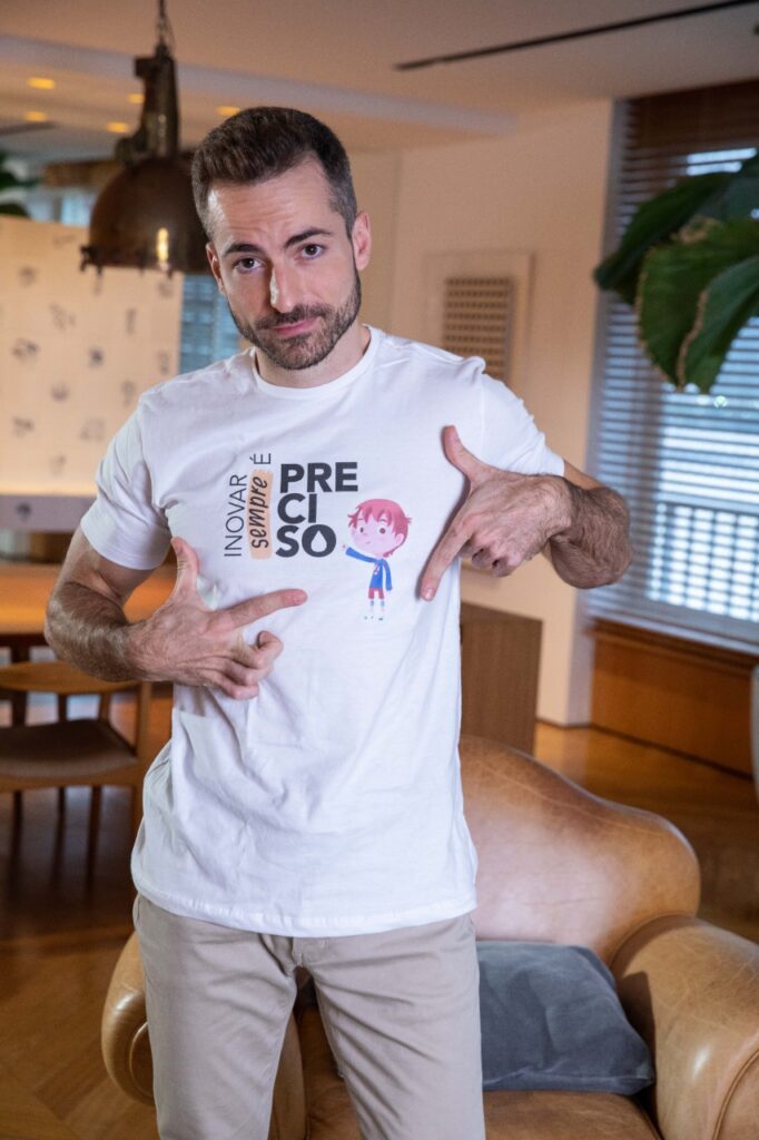 A apresentadora e o médico vestiram a camiseta da iniciativa em seus perfis no Instagram