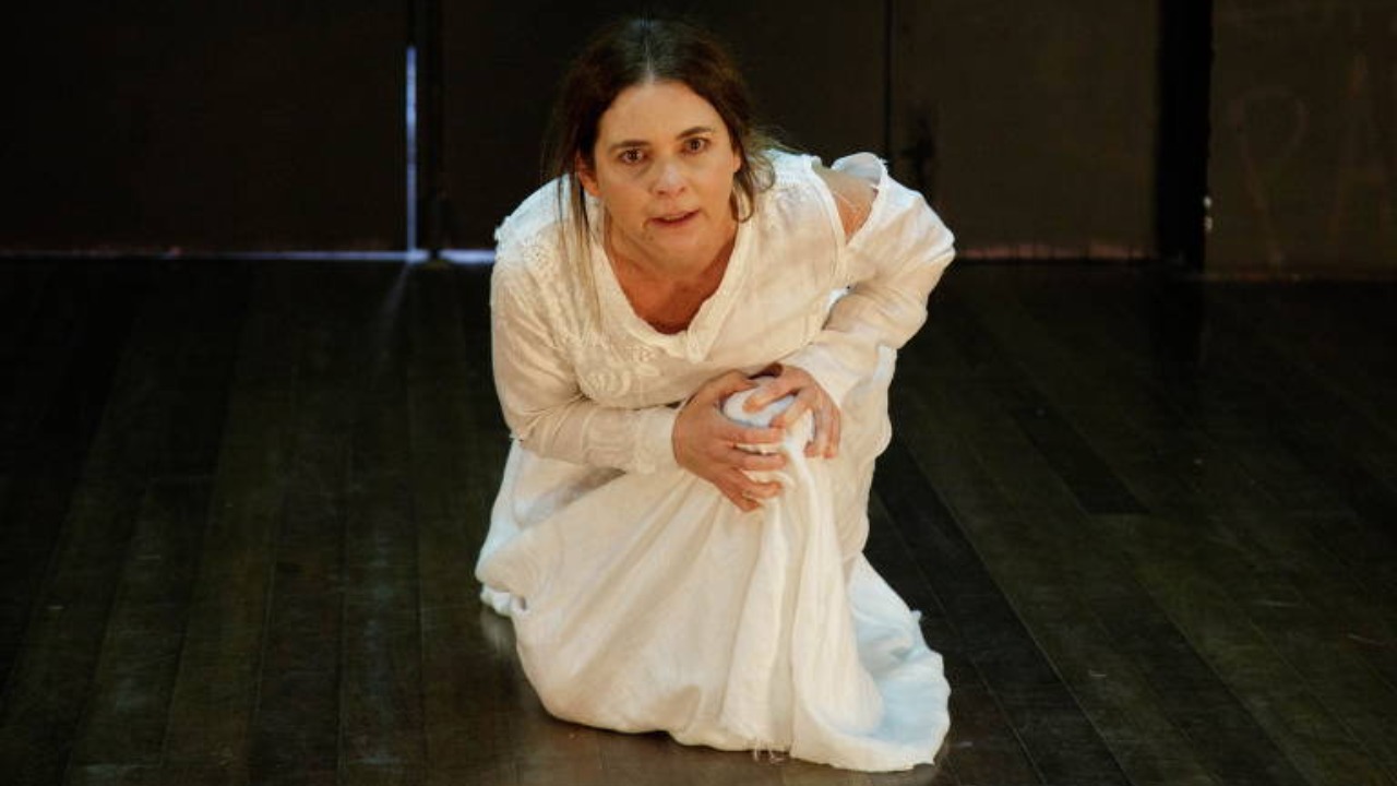 A atriz Claudia Abreu se inspirou na escritora inglesa e escreveu um monólogo que estreia neste sábado, 9, no Sesc 24 de Maio