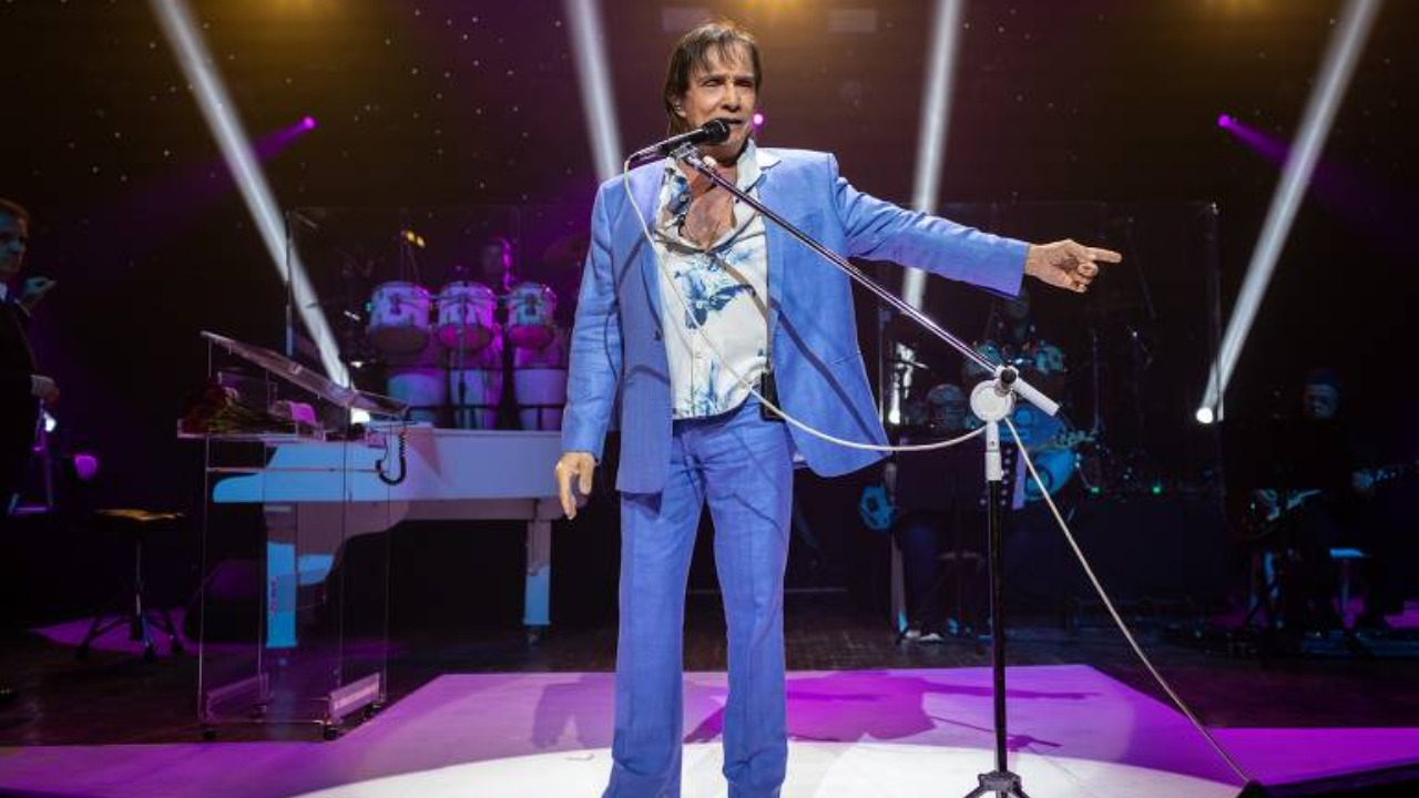 Durante sua apresentação em São Paulo, o artista relembrou o episódio que aconteceu no Rio e pediu para os fãs não ficarem tímidos