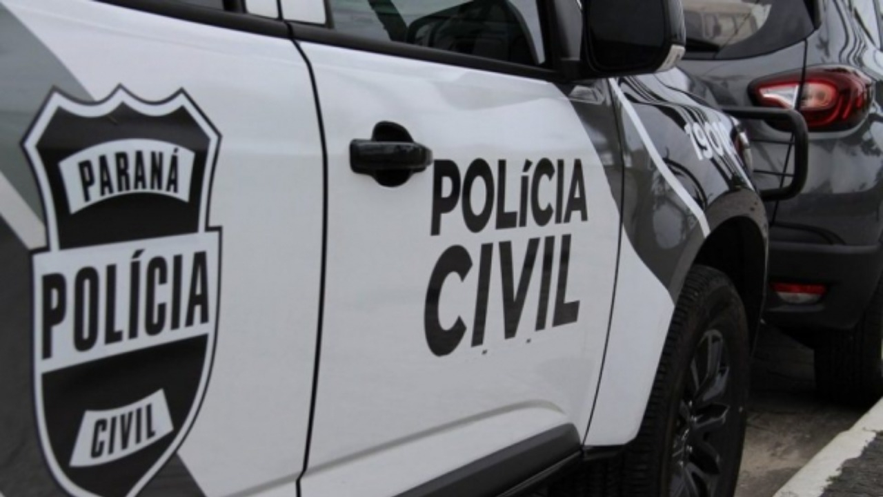 A vítima disse à polícia que o professor a beijou e passou as mãos nos seios dela; O caso aconteceu na quarta-feira (27)