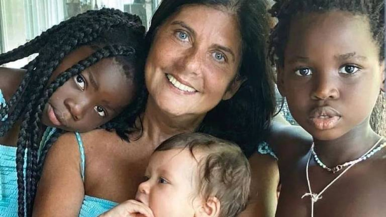 O episódio de racismo que os netos passaram, aconteceu no restaurante Clássico Beach Club, na Costa da Caparica, em Portugal