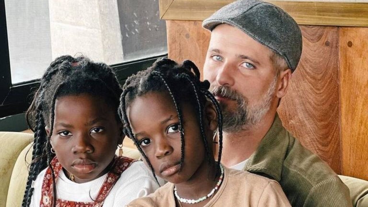 O episódio aconteceu no restaurante Clássico Beach Club, na Costa da Caparica, em Portugal, no último sábado (30)