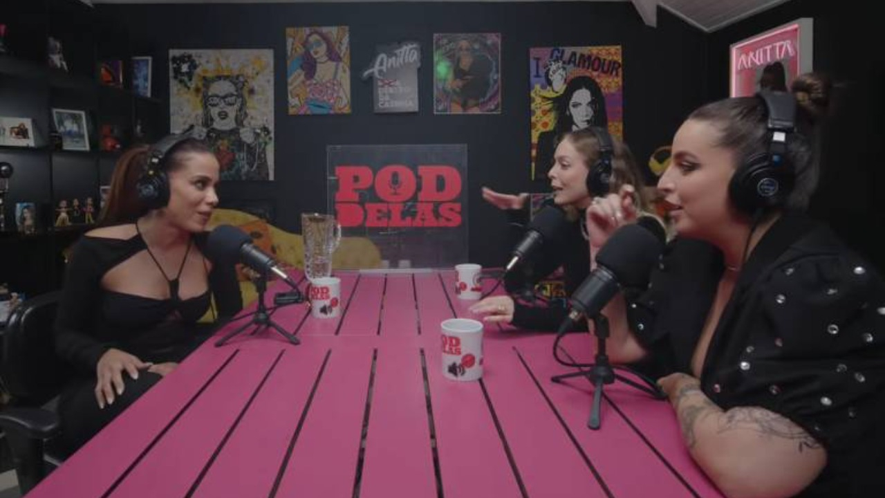 A cantora foi a entrevistada nesta segunda-feira (8) no podcast ‘Poddelas’, apresentado por Tatá Estaniecki e Boo Unzueta