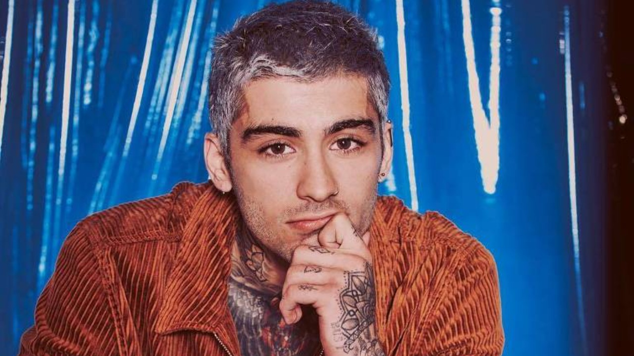 O vídeo em preto e branco, publicado na noite desta segunda-feira (15), já possui mais de 15,6 milhões de reproduções