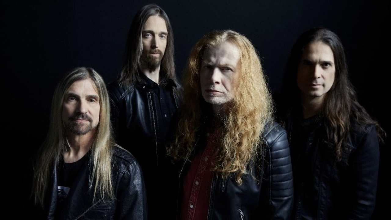 A faixa faz parte do novo álbum do grupo, o 16º de estúdio, intitulado ‘The Sick, The Dying… And The Dead!’