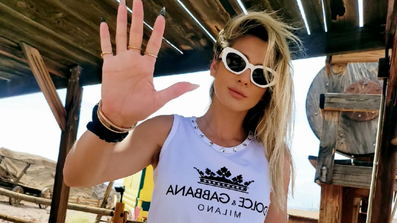 Ela compartilhou um vídeo com a vinheta clássica do Plantão da Globo, e disse estar feliz de retornar para a TV aos domingos