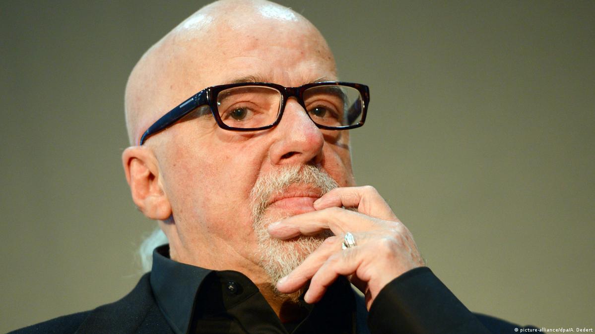 Comentarista da CNN analisou declaração do escritor best-seller com sua opinião sobre o atual governo