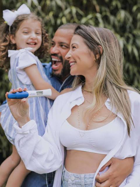 Tamy usou a caixinha de perguntas no instagram para comunicar que ela e Projota estão separados, mas não quis dar mais detalhes