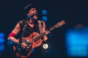 Paulinho Moska. Crédito: Rafael Catarcione.