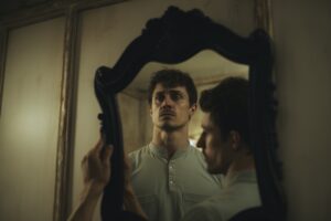 Reflexos no espelho. Imagem no espelho.