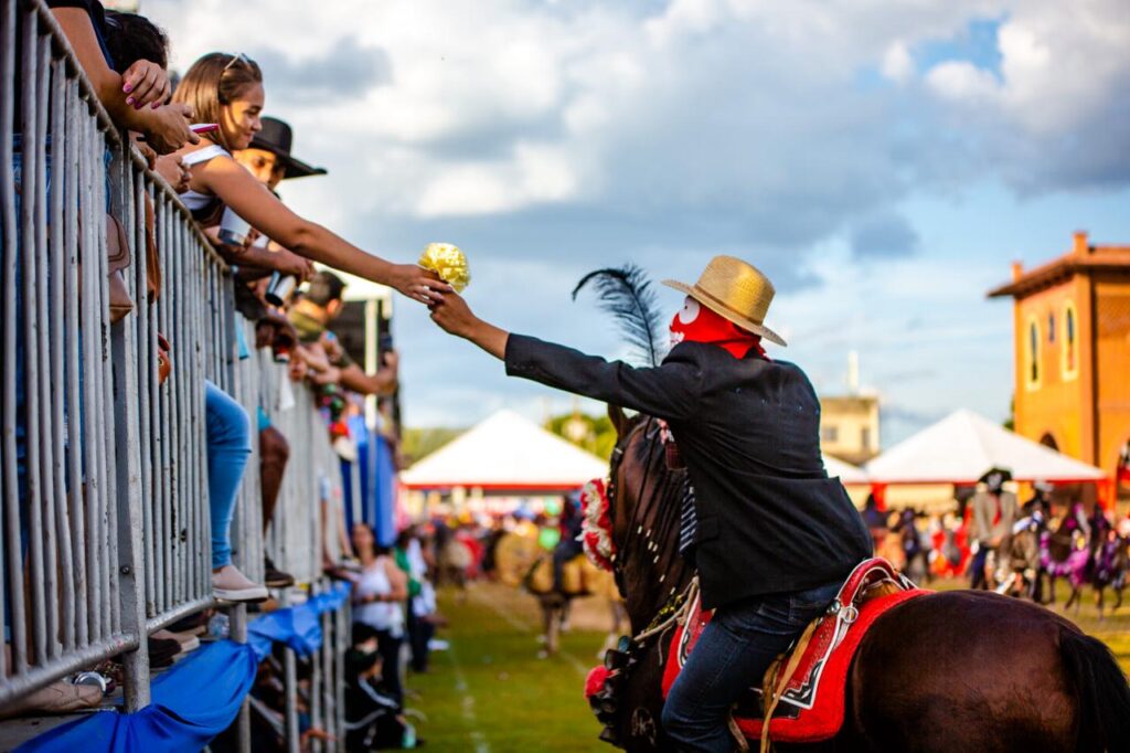 Festa do Divino Espírito Santo e Cavalhadas - Pirenópolis (GO). Crédito: Divulgação
