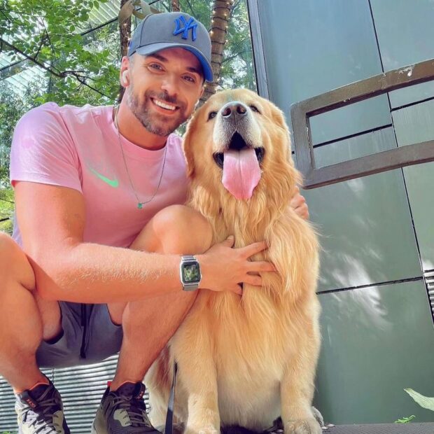 cão Joca - morto em transporte da GOL, companhia aérea - e seu tutor João Fantazzini