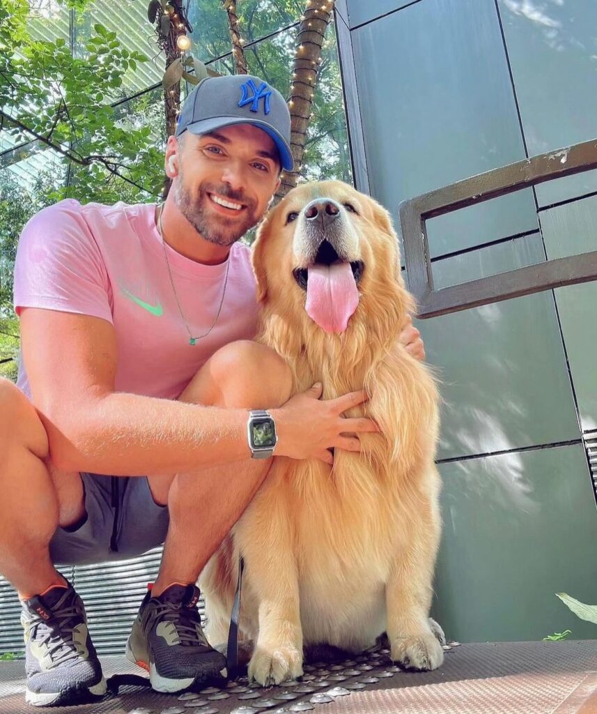 cão Joca - morto em transporte da GOL, companhia aérea - e seu tutor João Fantazzini