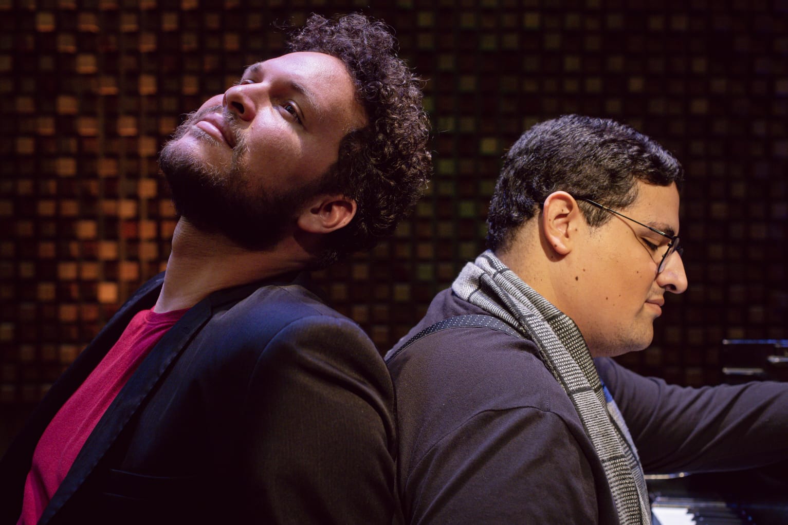 Duo Albireo, composto por Arthur Felix e Tito Pacheco. Foto: Marco Akira/Divulgação