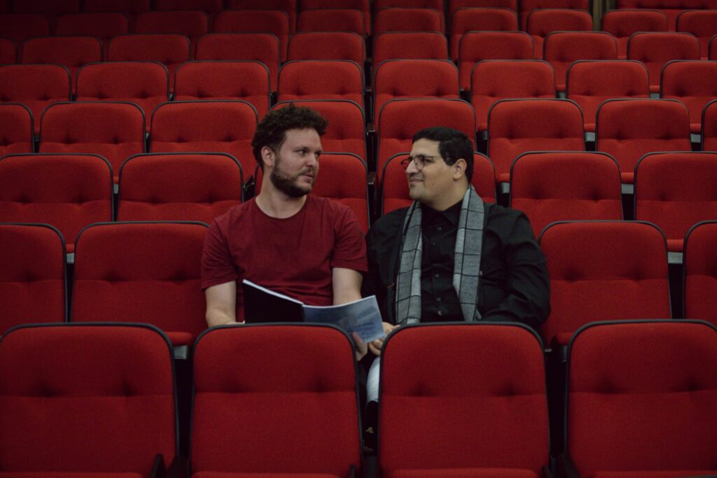 Duo Albireo, composto por Arthur Felix e Tito Pacheco. Foto: Marco Akira/Divulgação