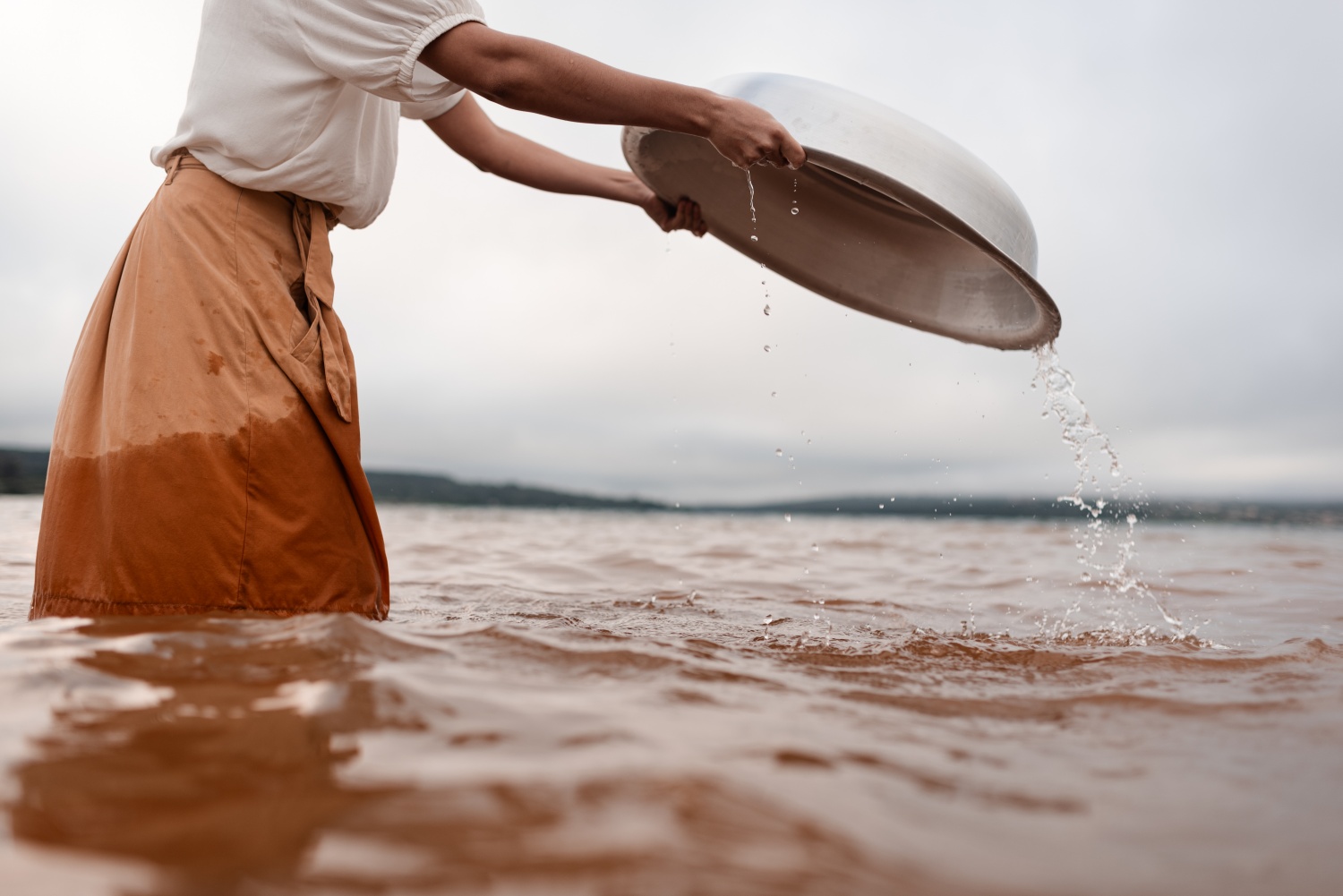 Espetáculo Carrego O Que Posso, Faço Quintal Onde Dá, Coletivo Entrevazios. Foto de Vanessa Aciolly