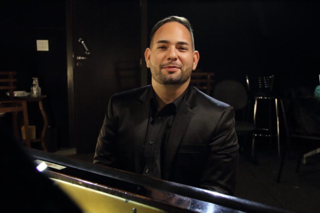Pianista Pablo Marquine. Crédito: Ares Soares/ Divulgação