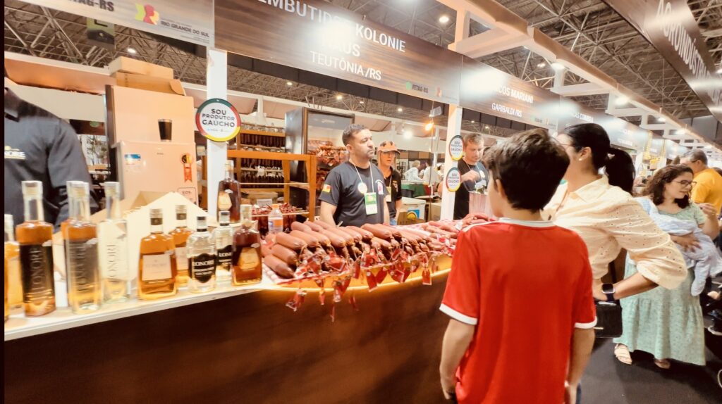 Estande da agroindústria familiar. Crédito: Divulgação/ Expotchê