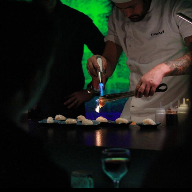 Selo oriental de Niterói Sunsaki. Reprodução do Instagram.