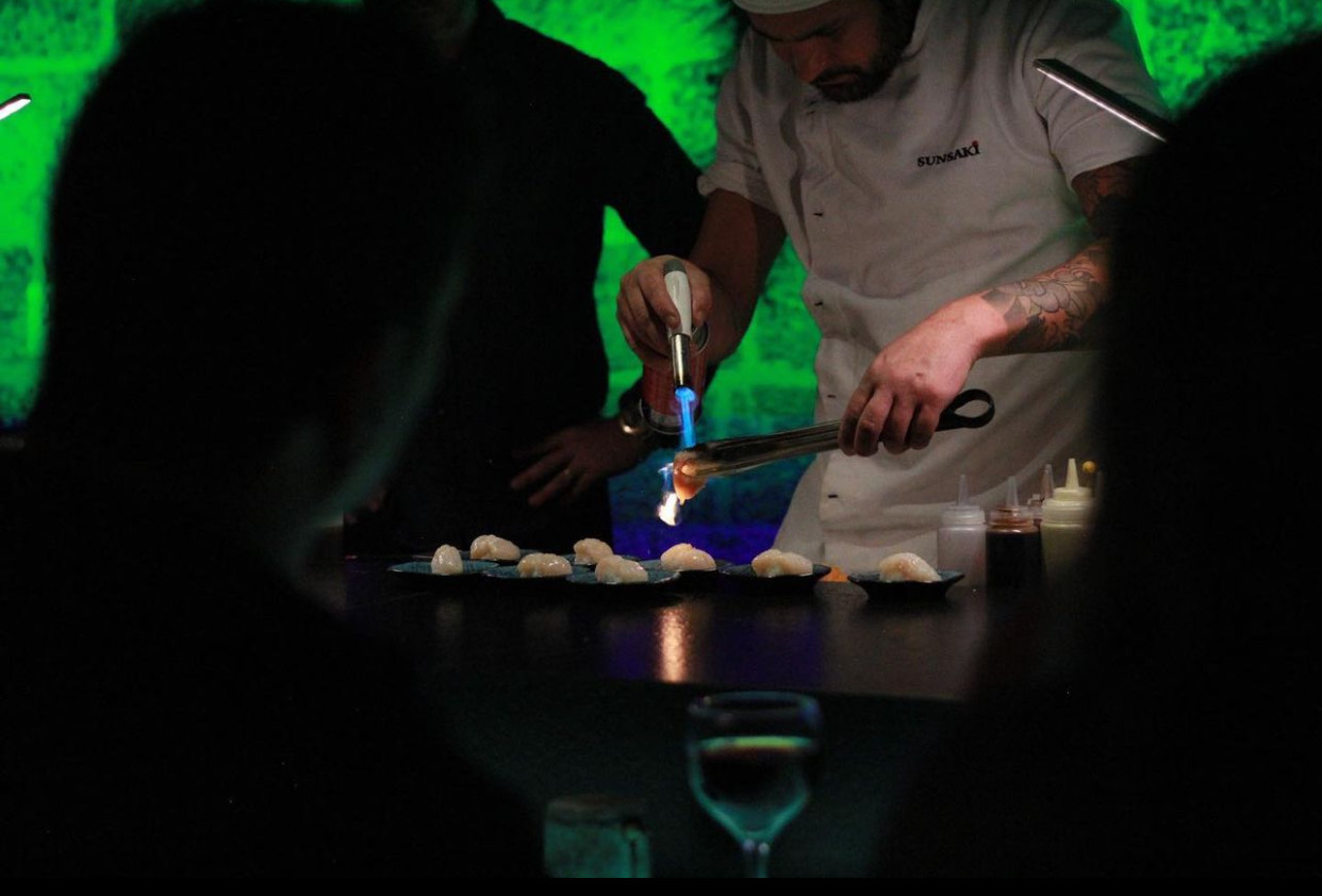 Selo oriental de Niterói Sunsaki. Reprodução do Instagram.