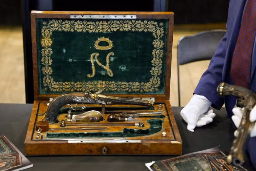 Pistolas de Napoleão serão leiloadas na França