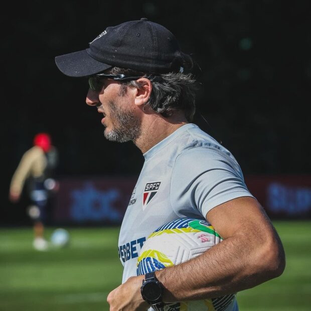 Aposta 'perigosa' de Zubeldía pode virar rotina no São Paulo