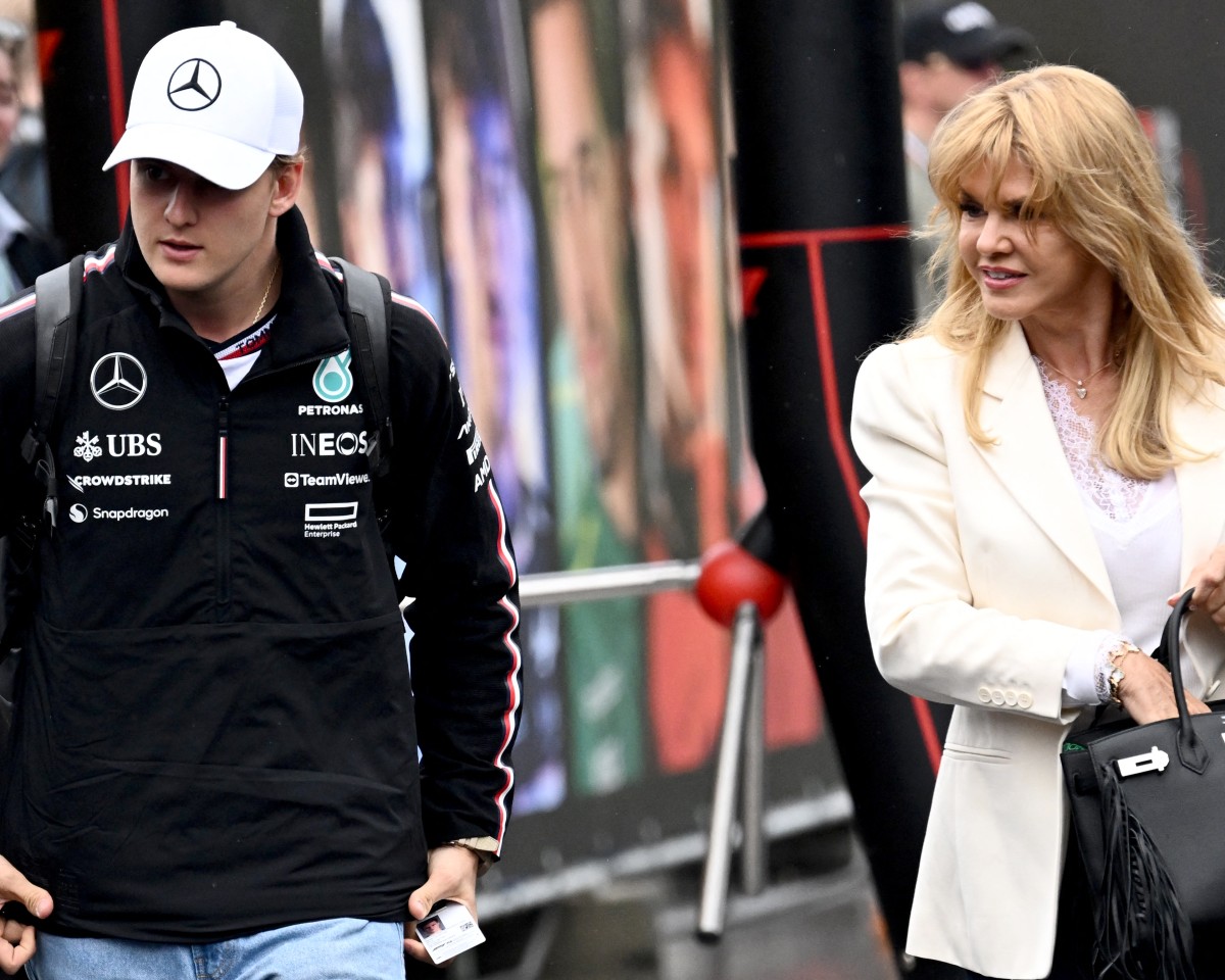 Pai e filho são acusados de chantagear família de Schumacher com fotos